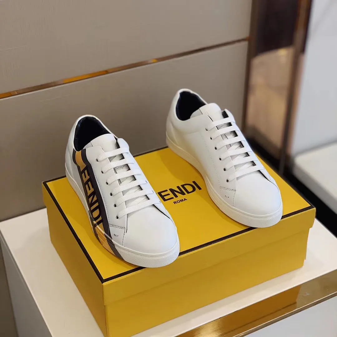 ¥420 Sun]FENDI Classic comfort for men, this sophisticated sneaker is handcrafted from soft calfskin. Mesh inner surface, ultra-light rubber material and rough outsole. This unique thin style is suitable for the casual and exquisite sensibility of this season. It is comfortable and natural on the feet. It is an everyday style for casual travel in autumn and winter! 38/45